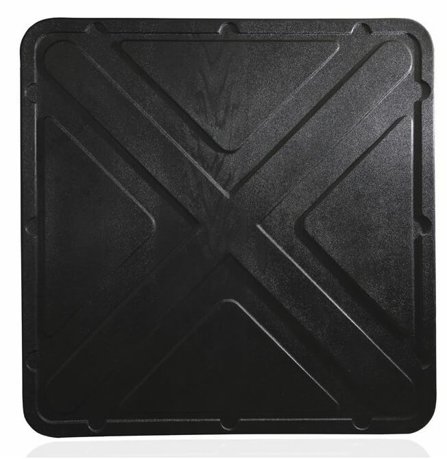 Luso Spas The Aspen Hot Tub black solid base cover.