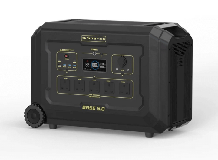 Front-right view of Sherpa Base 5.0 – with clear visibility of the control interface and yellow branding, emphasizing portability and functionality, with white background.