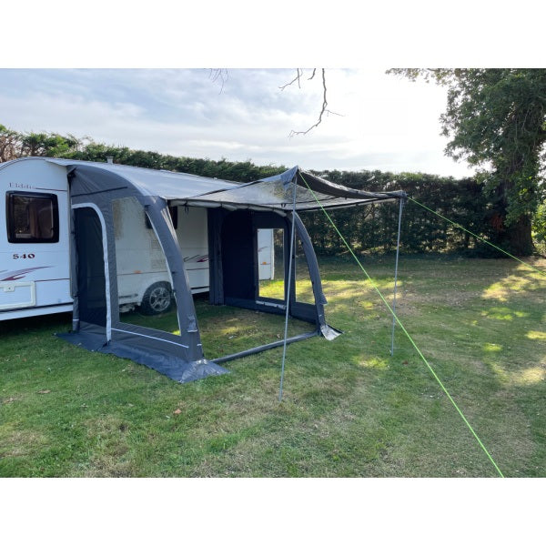 Support pole configuration of Sunncamp Ultima Pro Air 260 with canopy extended