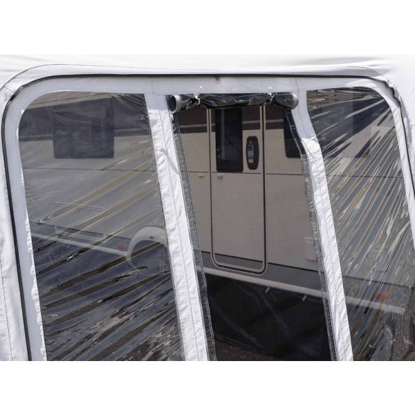 Westfield Galaxy size 8 focussed on windows